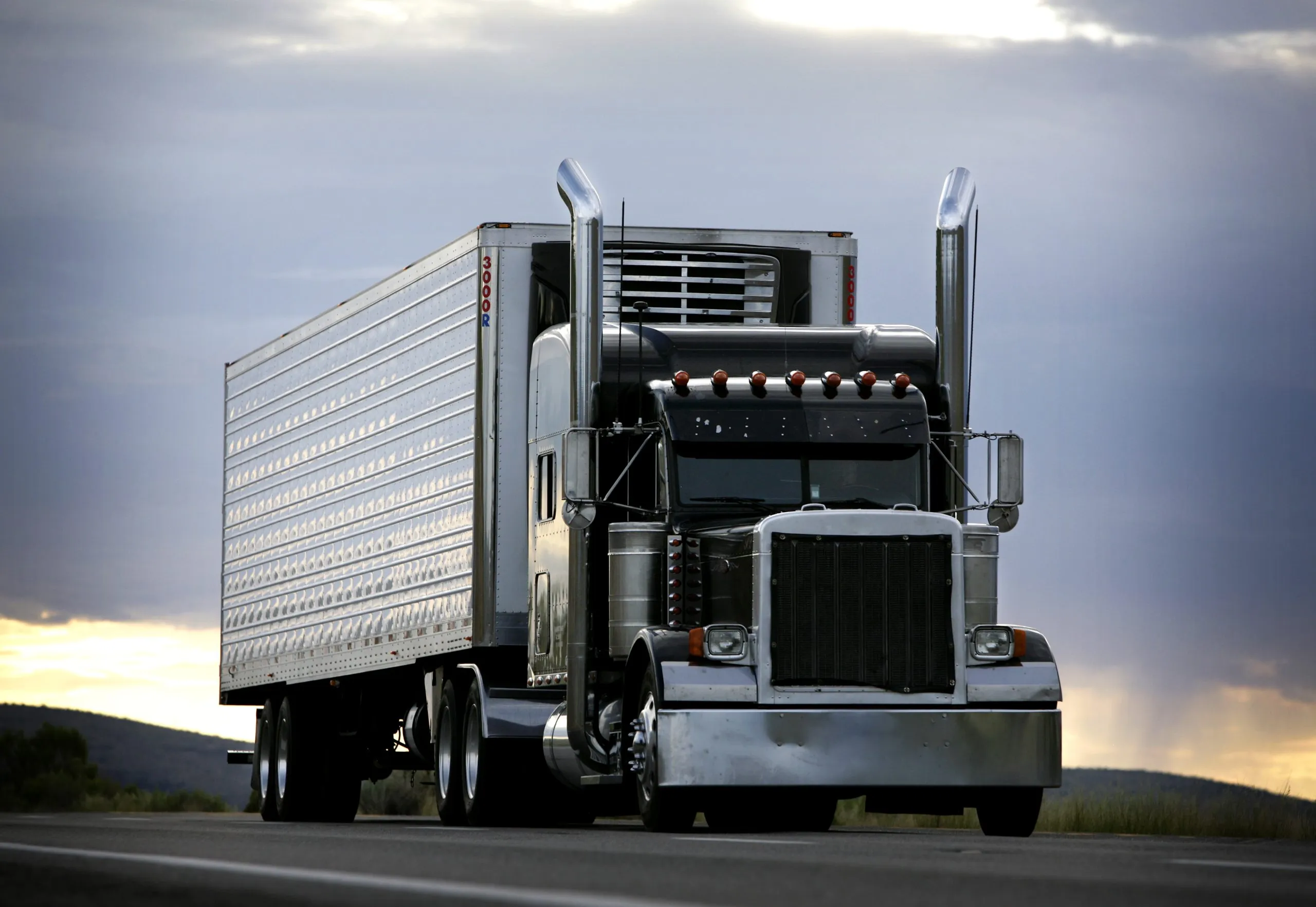 A Practical Guide to Paid CDL Training Programs and Truck Driving Job Requirements